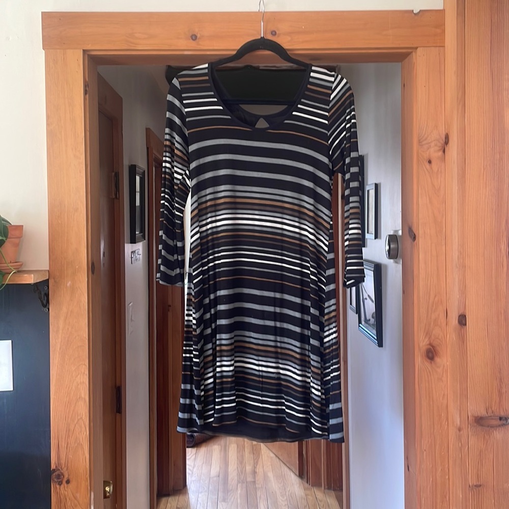 Salaam keyhole dress